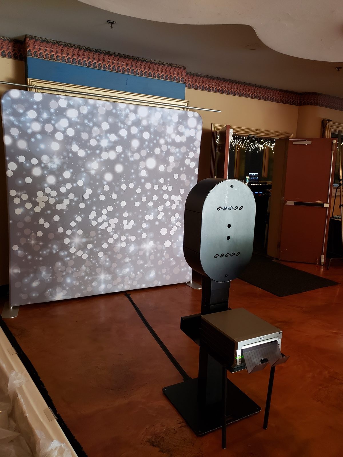 Open air photo booth rental at Hyde Park Theater Cincinnati